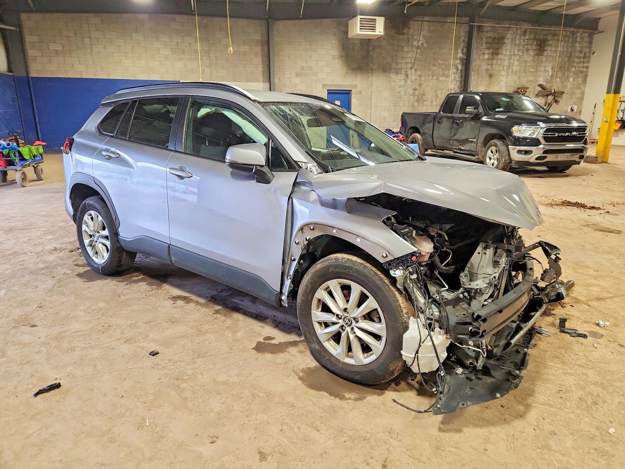 2023 TOYOTA COROLLA CROSS LE