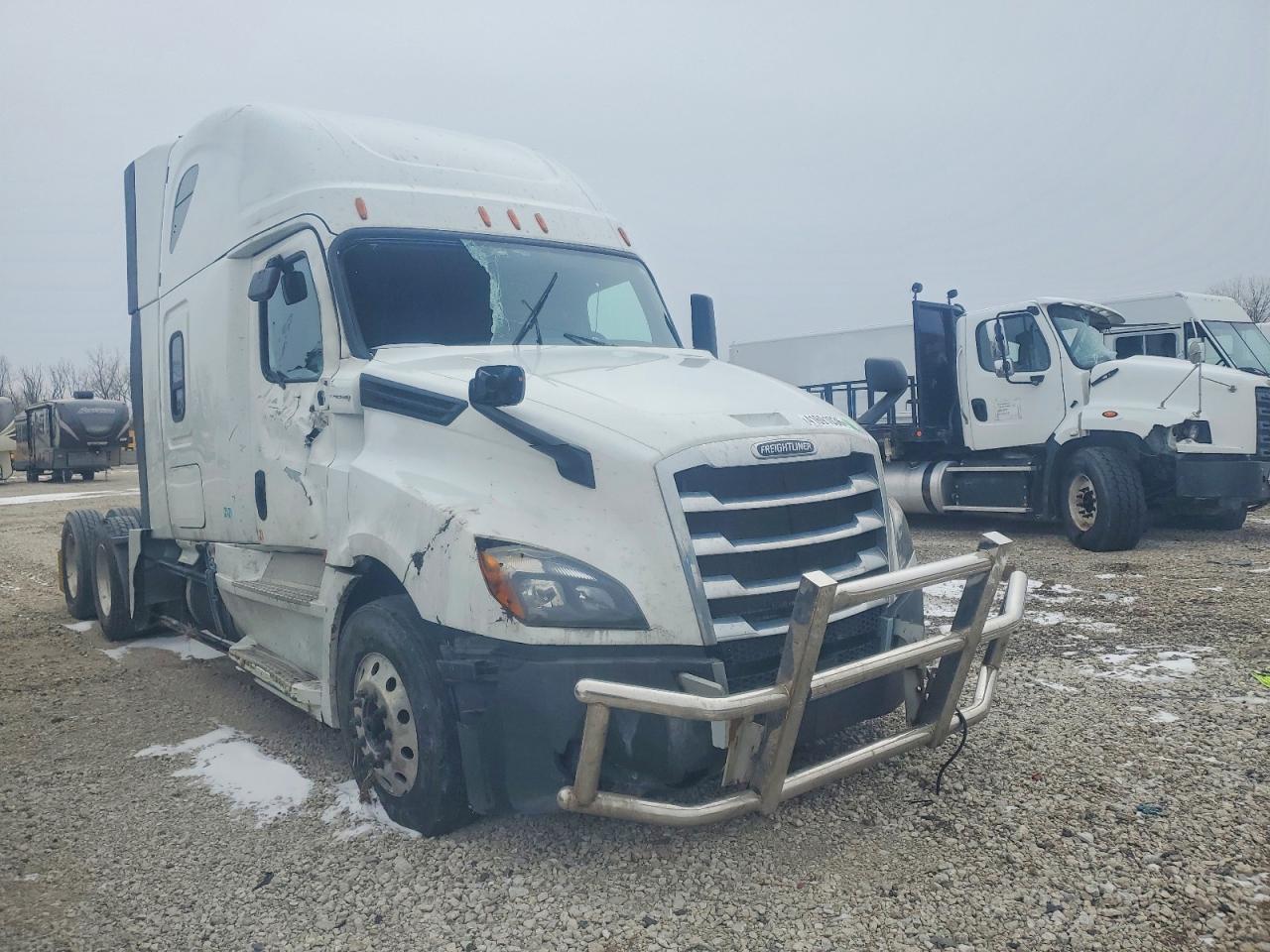 2020 FREIGHTLINER CASCADIA 126