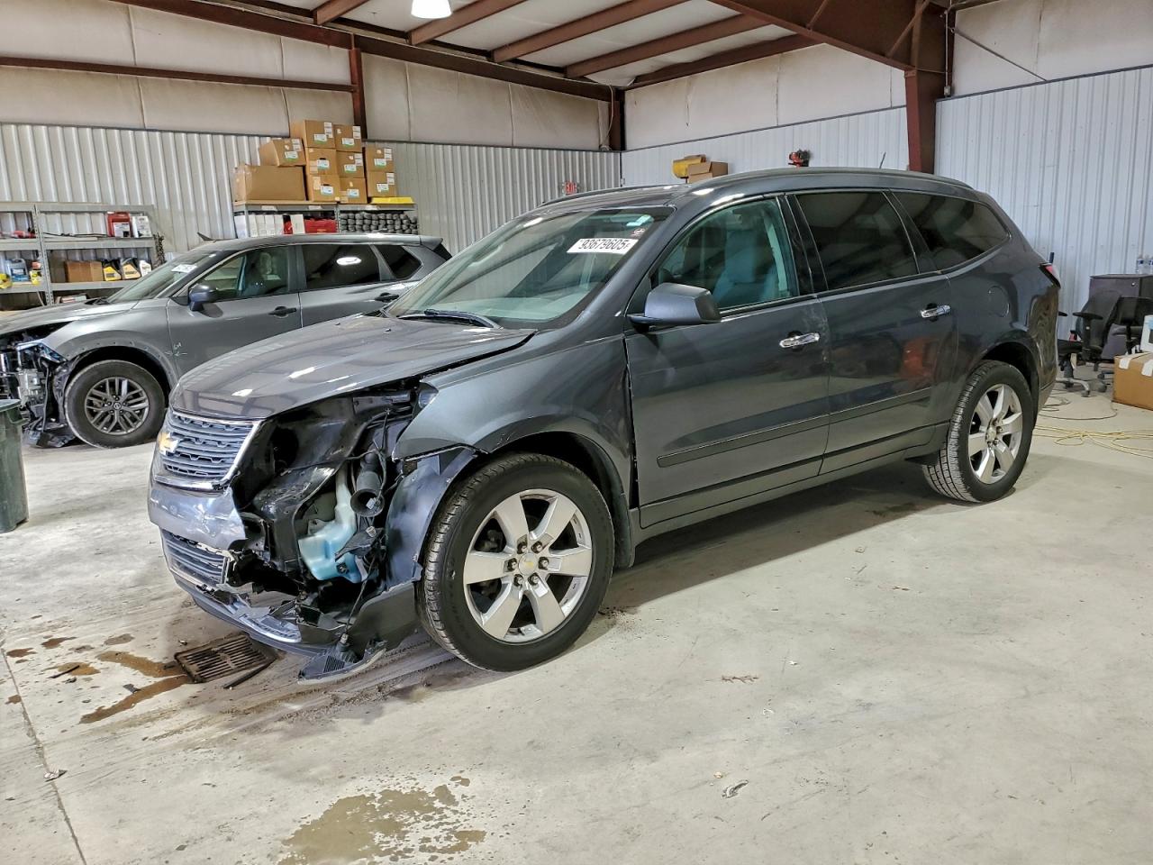 2013 CHEVROLET TRAVERSE LS