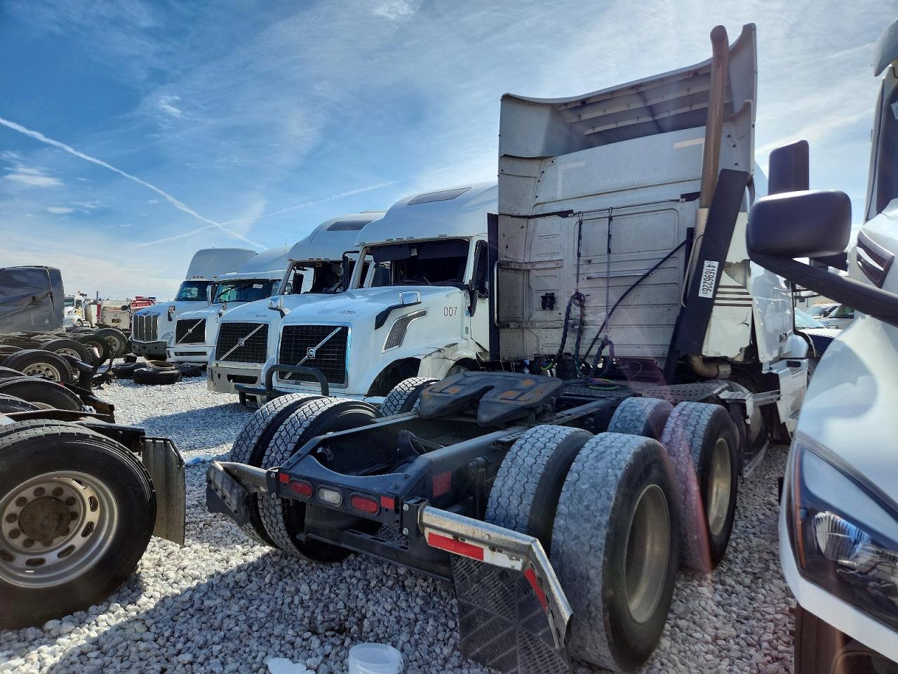 2021 VOLV VNR