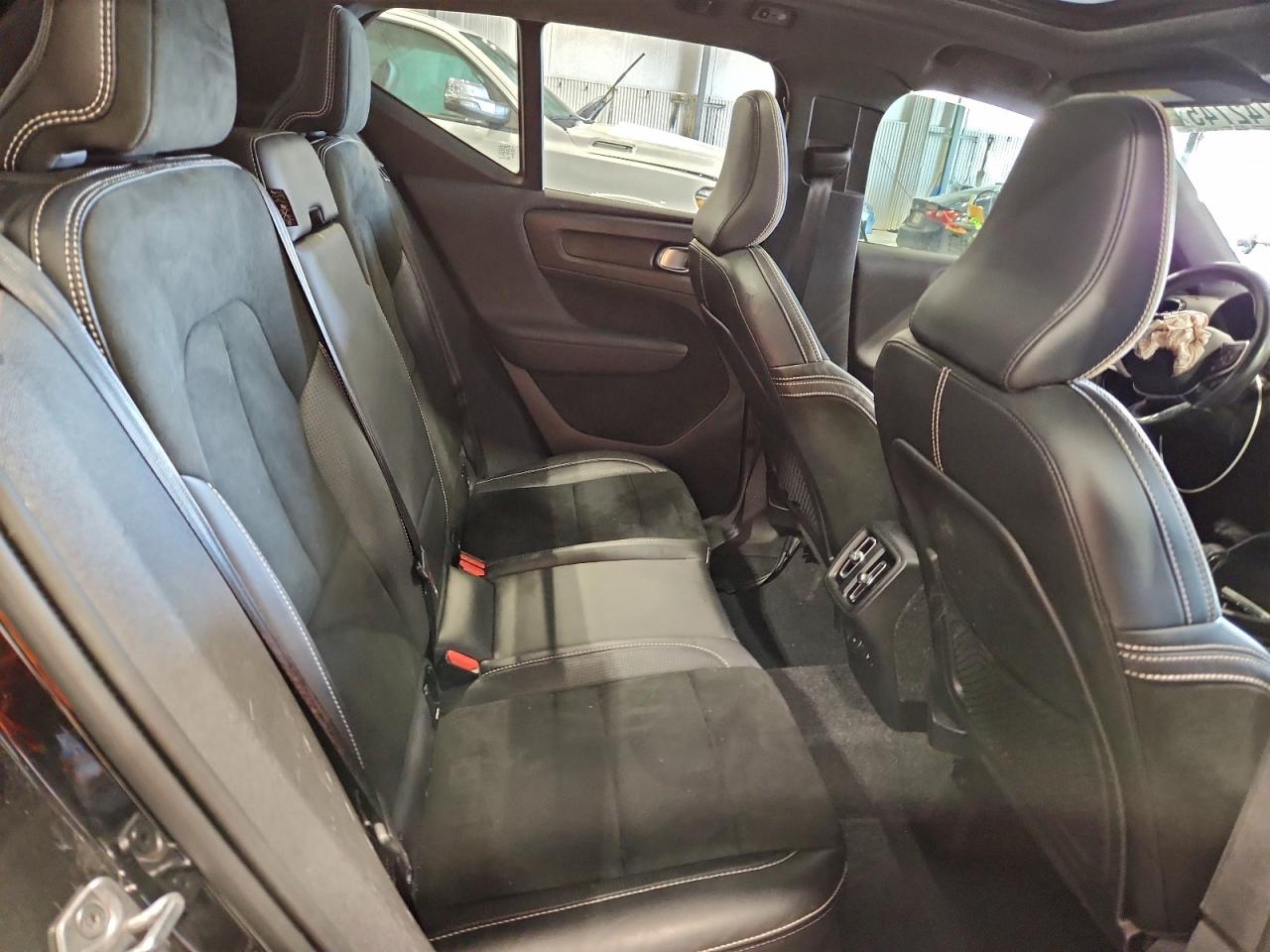 VOLVO XC40 2021 — 12