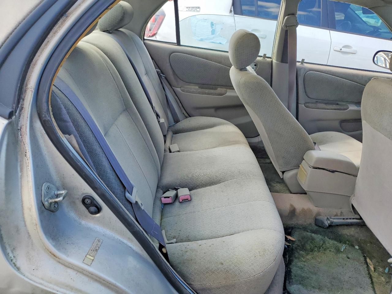 TOYOTA COROLLA 2000 — 11
