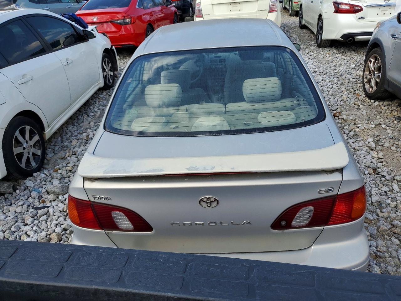 TOYOTA COROLLA 2000 — 7