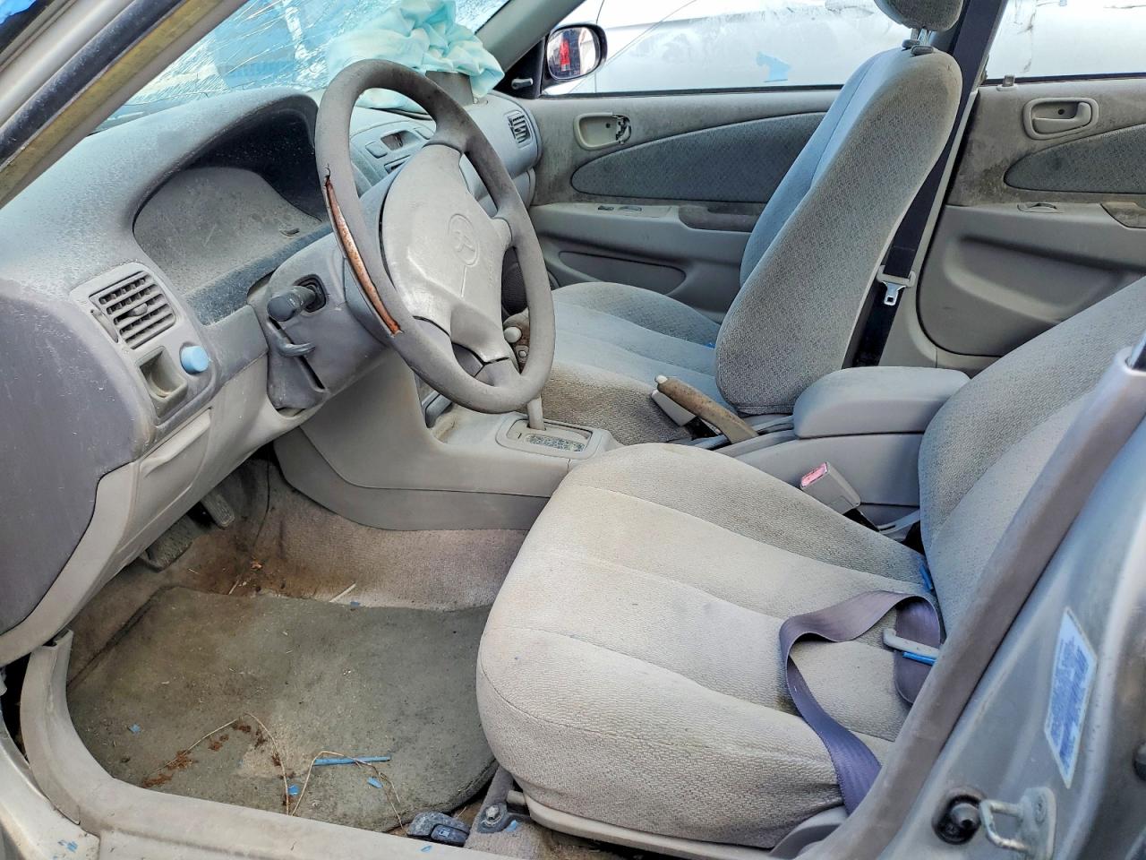 TOYOTA COROLLA 2000 — 8