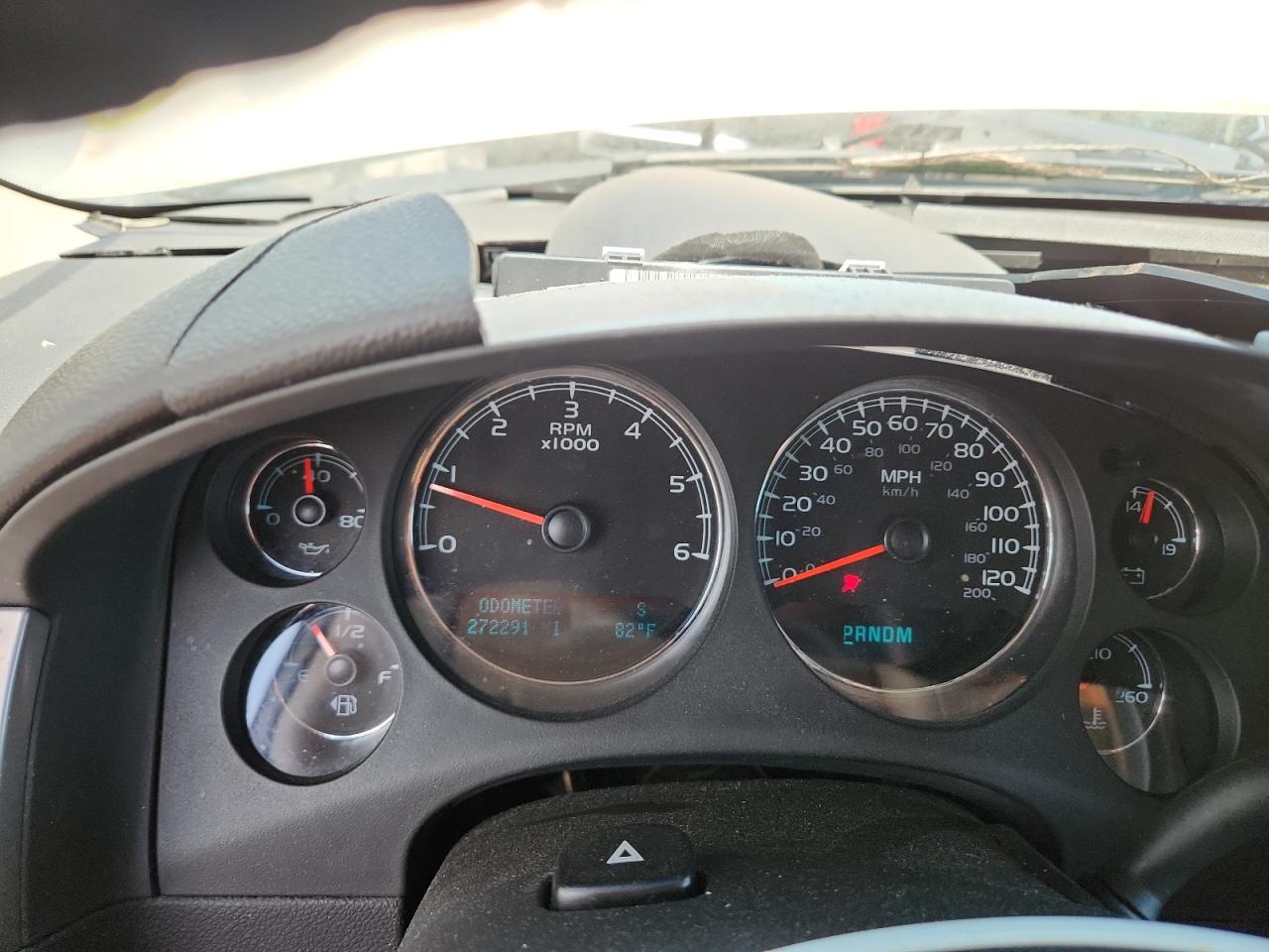 CHEVROLET SUBURBAN 2010 — 10