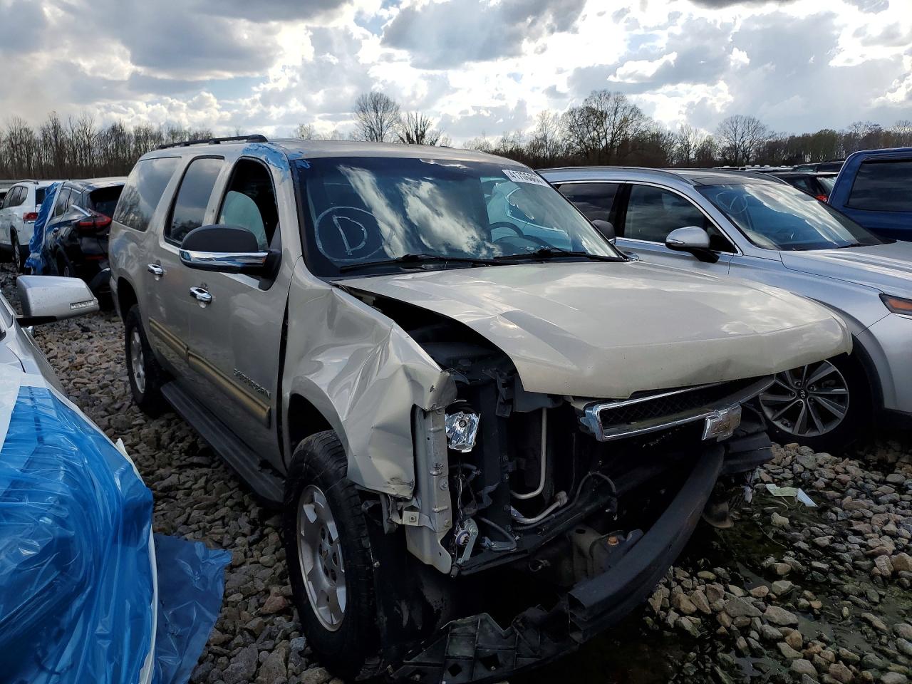 CHEVROLET SUBURBAN 2010 — 5