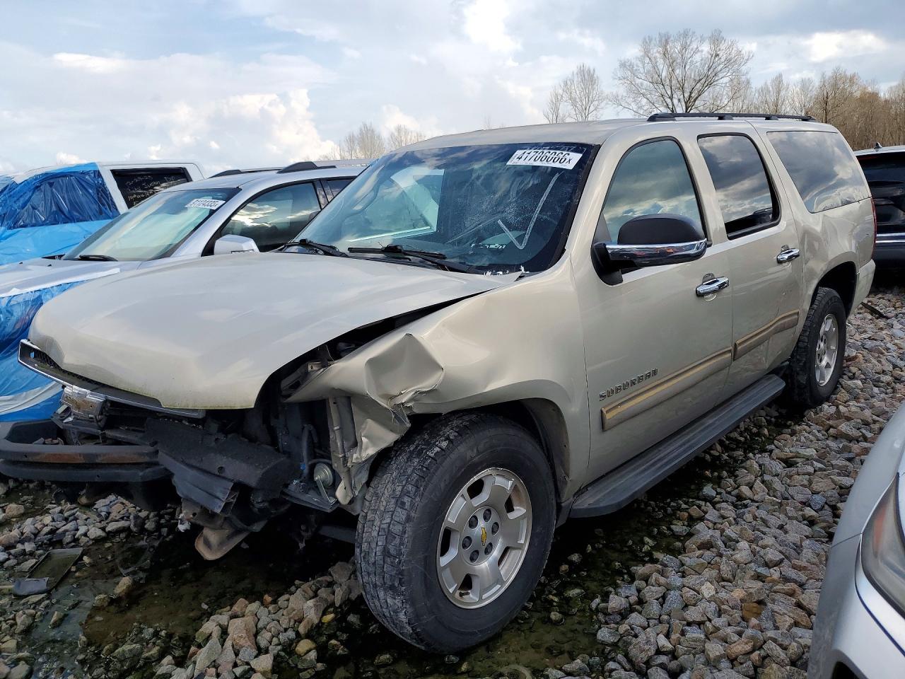 CHEVROLET SUBURBAN 2010 — 2