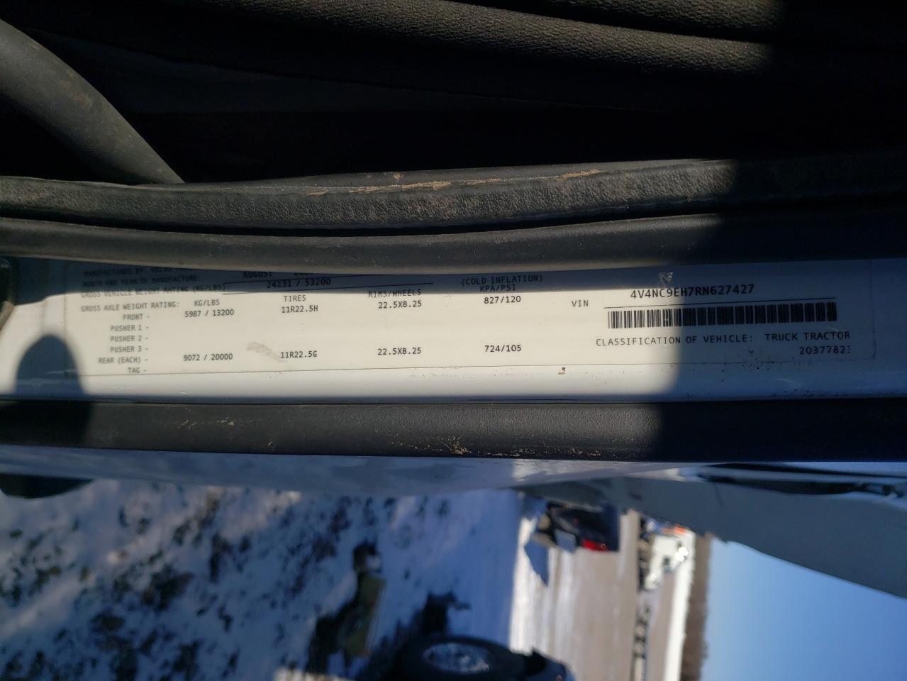 VOLVO VN 2024 — 11