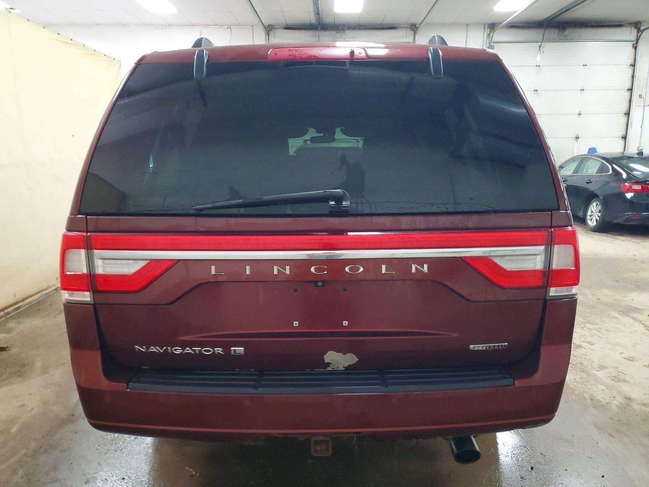 LINCOLN NAVIGATOR 2015 — 7