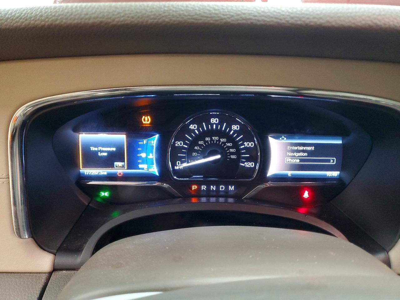 LINCOLN NAVIGATOR 2015 — 10