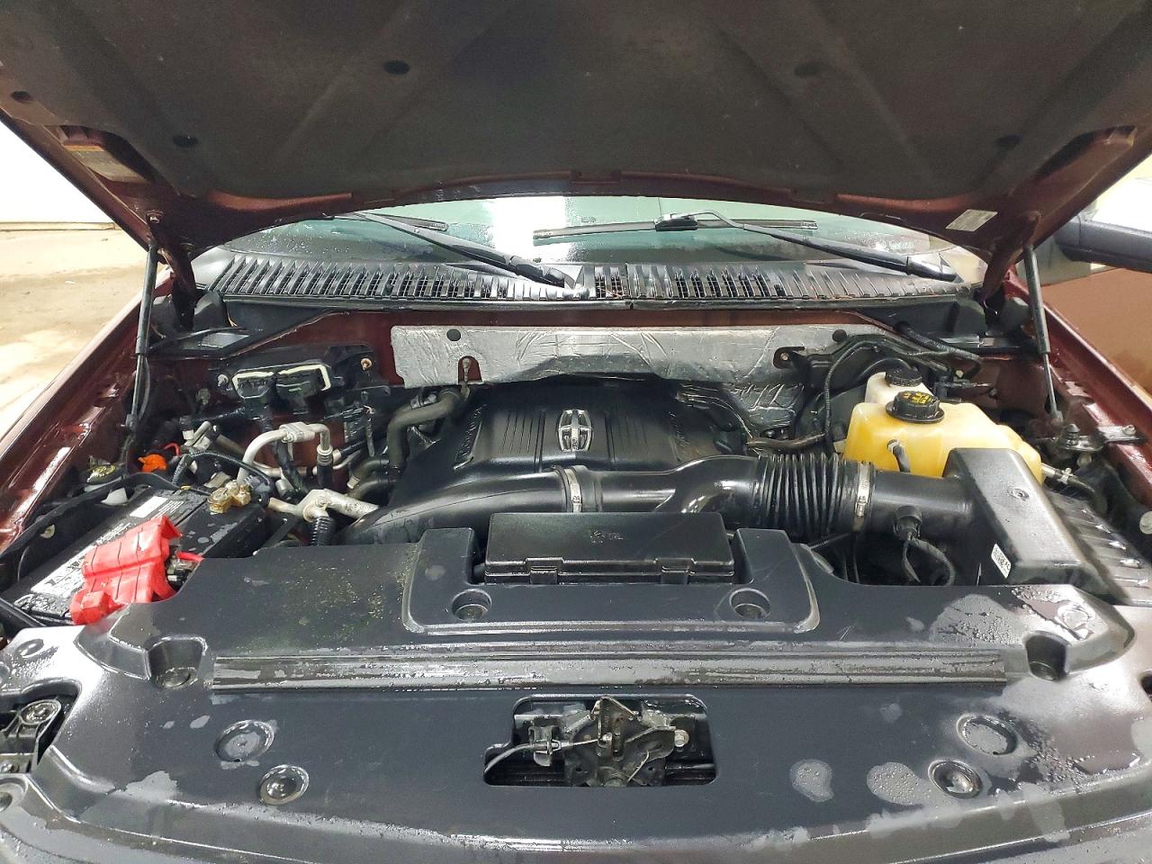 LINCOLN NAVIGATOR 2015 — 13