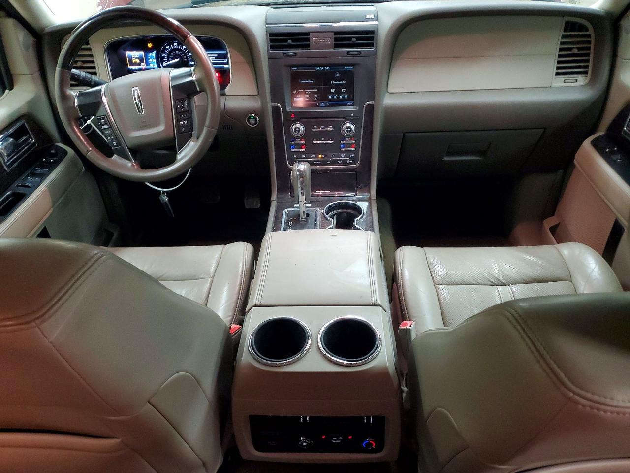 LINCOLN NAVIGATOR 2015 — 9