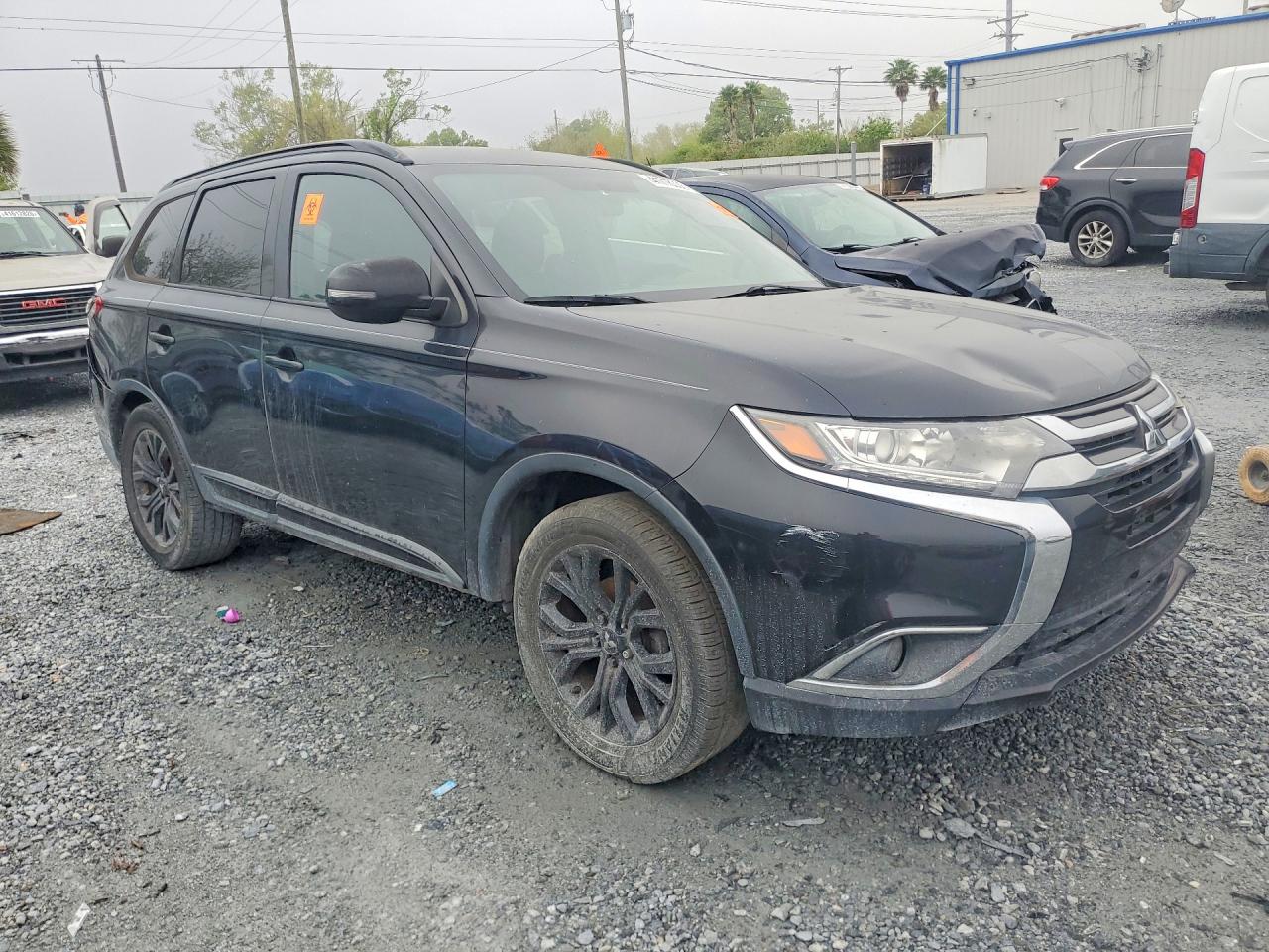 2018 MITSUBISHI OUTLANDER SE