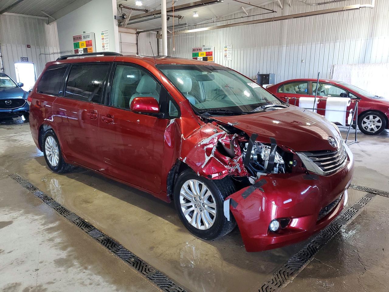 2012 TOYOTA SIENNA XLE 8-PASSENGER
