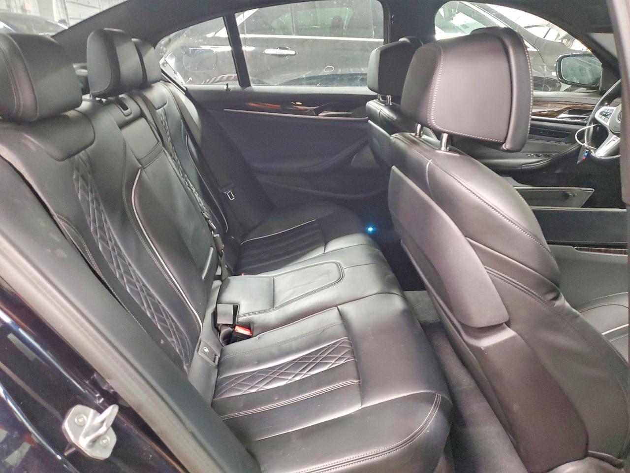 BMW M550XI 2021 — 11