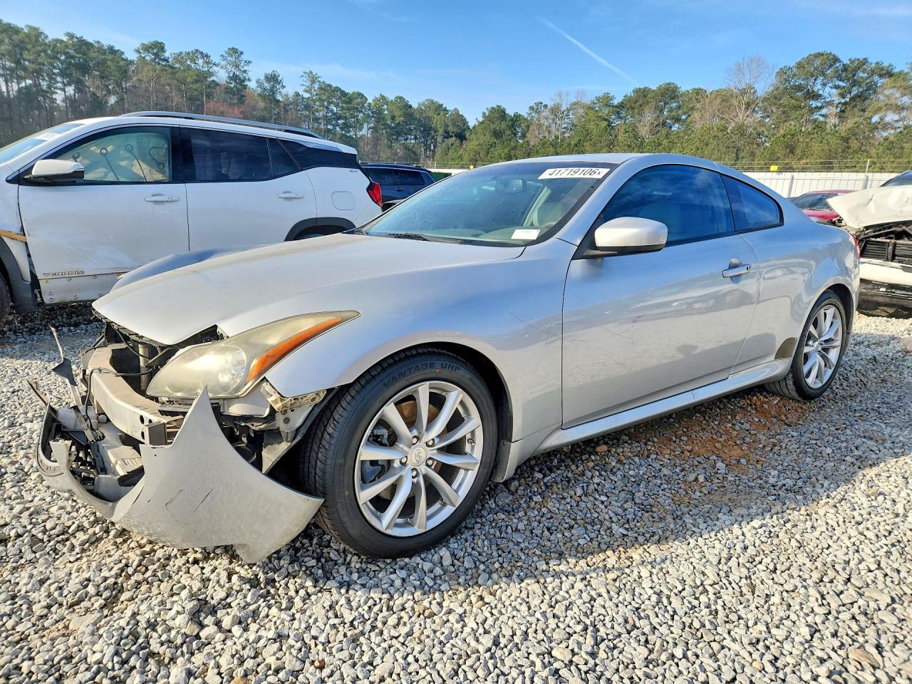 INFINITI G37 COUPE 2011 — 2