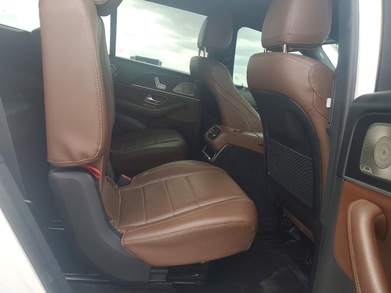 MERCEDES-BENZ GLS 2024 — 12