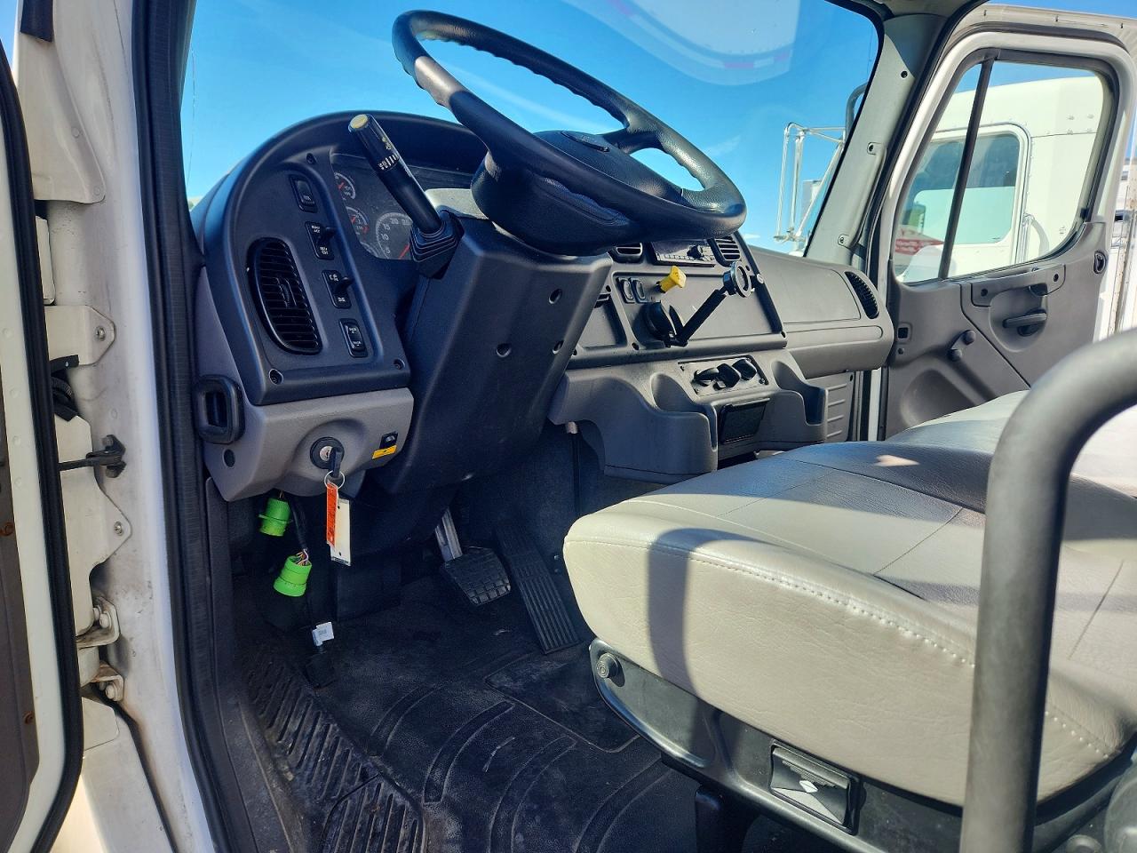FREIGHTLINER M2 2021 — 9