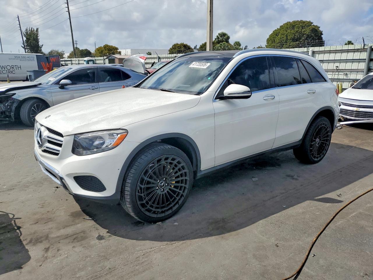 MERCEDES-BENZ GLC 2018 — 2