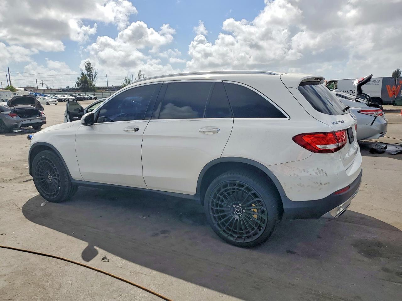 MERCEDES-BENZ GLC 2018 — 3