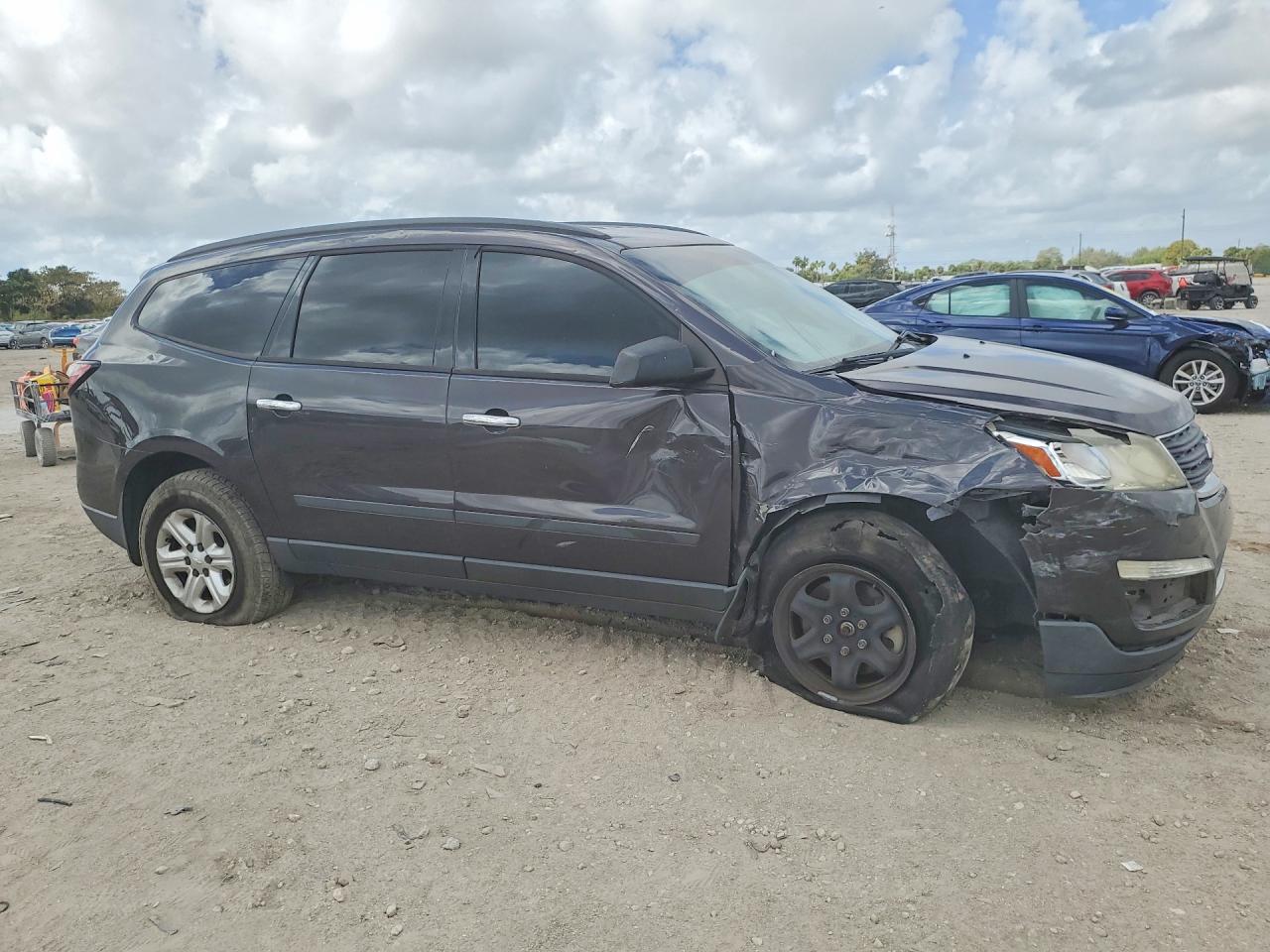 2016 CHEVROLET TRAVERSE LS