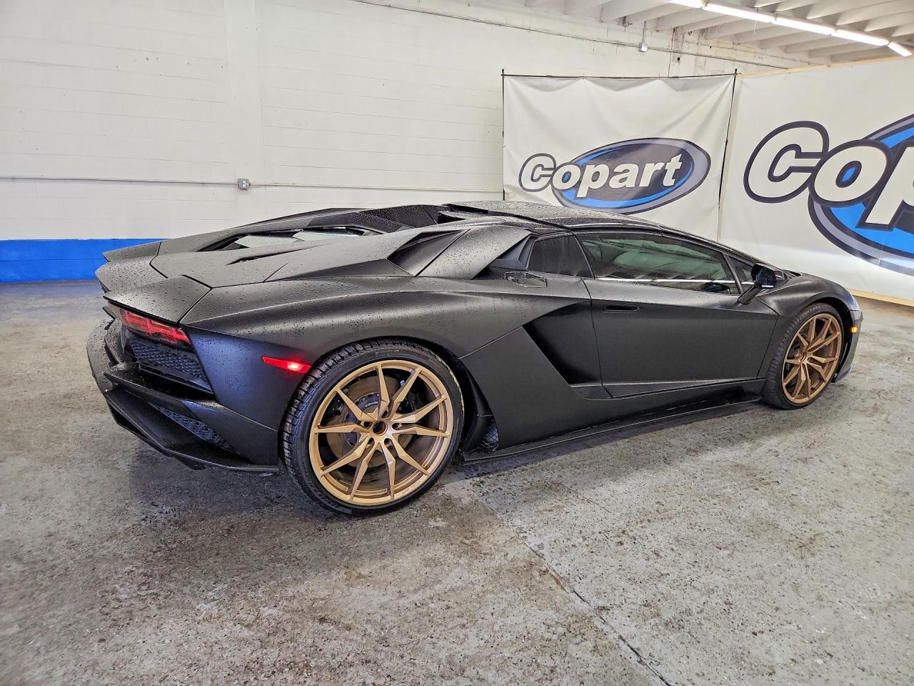 LAMBORGHINI AVENTADOR 2018 — 4