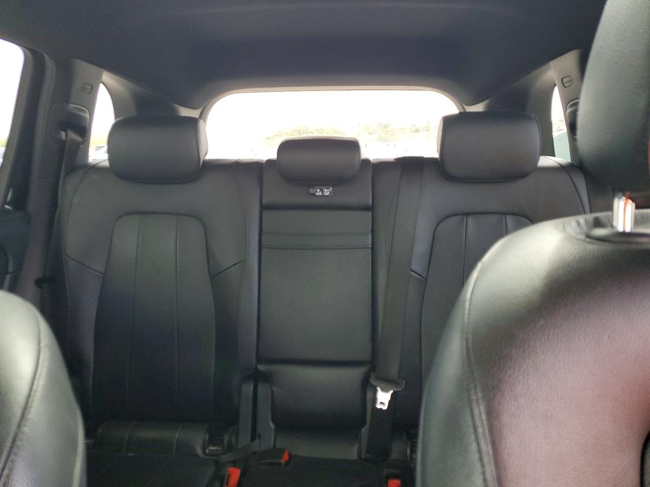 MERCEDES-BENZ GLB 2021 — 11