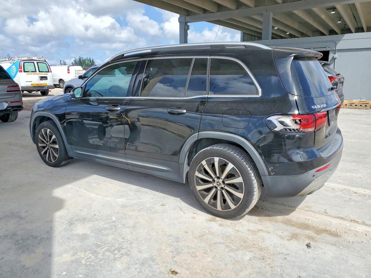 MERCEDES-BENZ GLB 2021 — 3