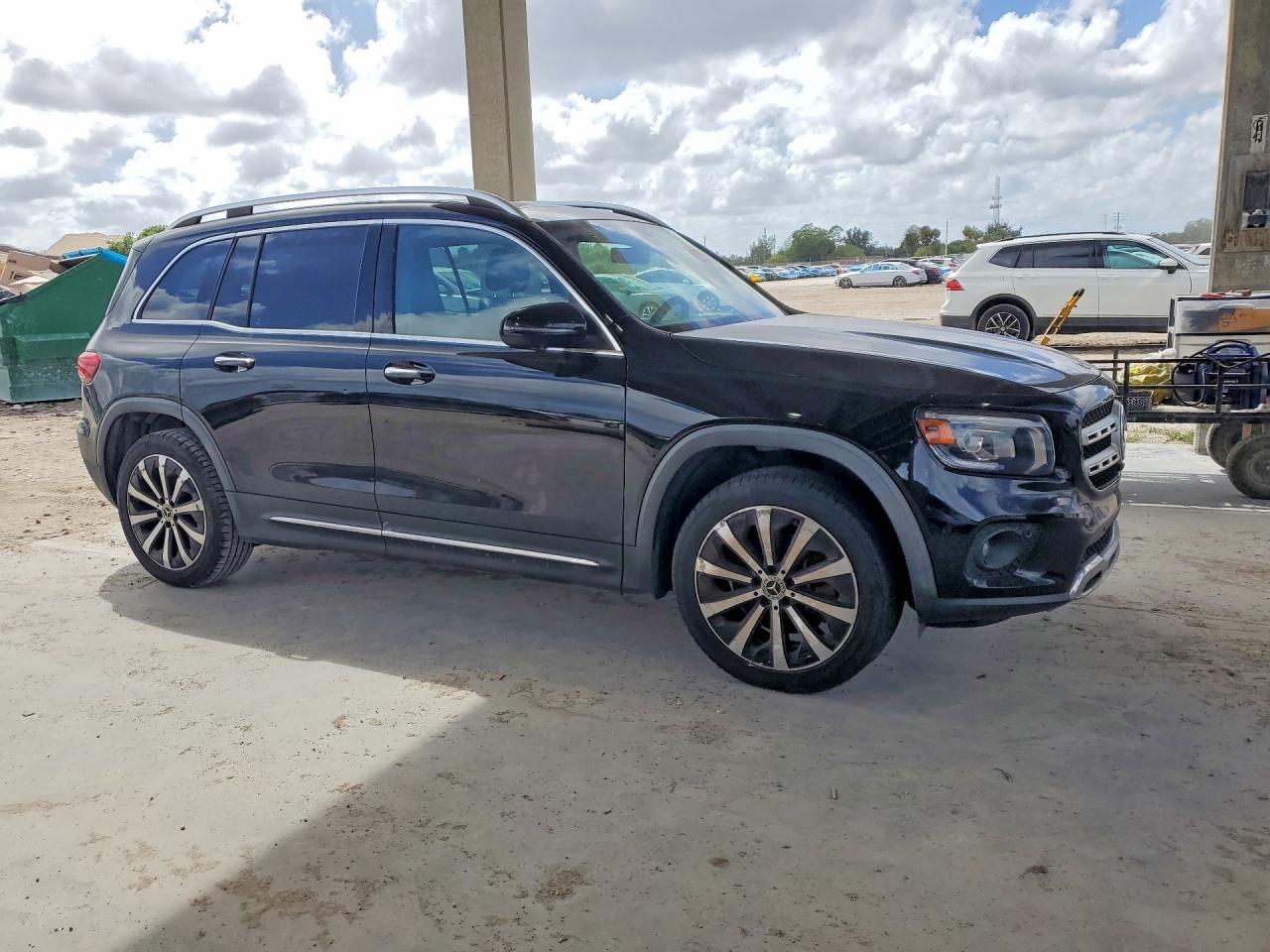 MERCEDES-BENZ GLB 2021 — 5