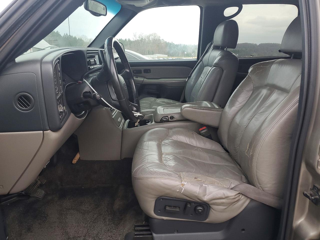 CHEVROLET SUBURBAN 2001 — 8