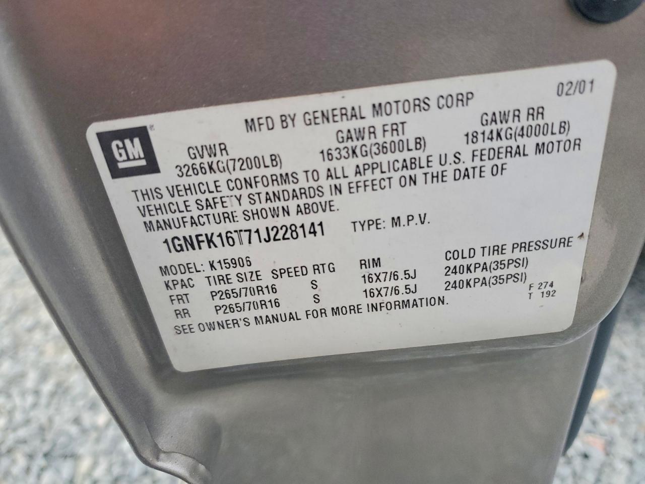 CHEVROLET SUBURBAN 2001 — 14