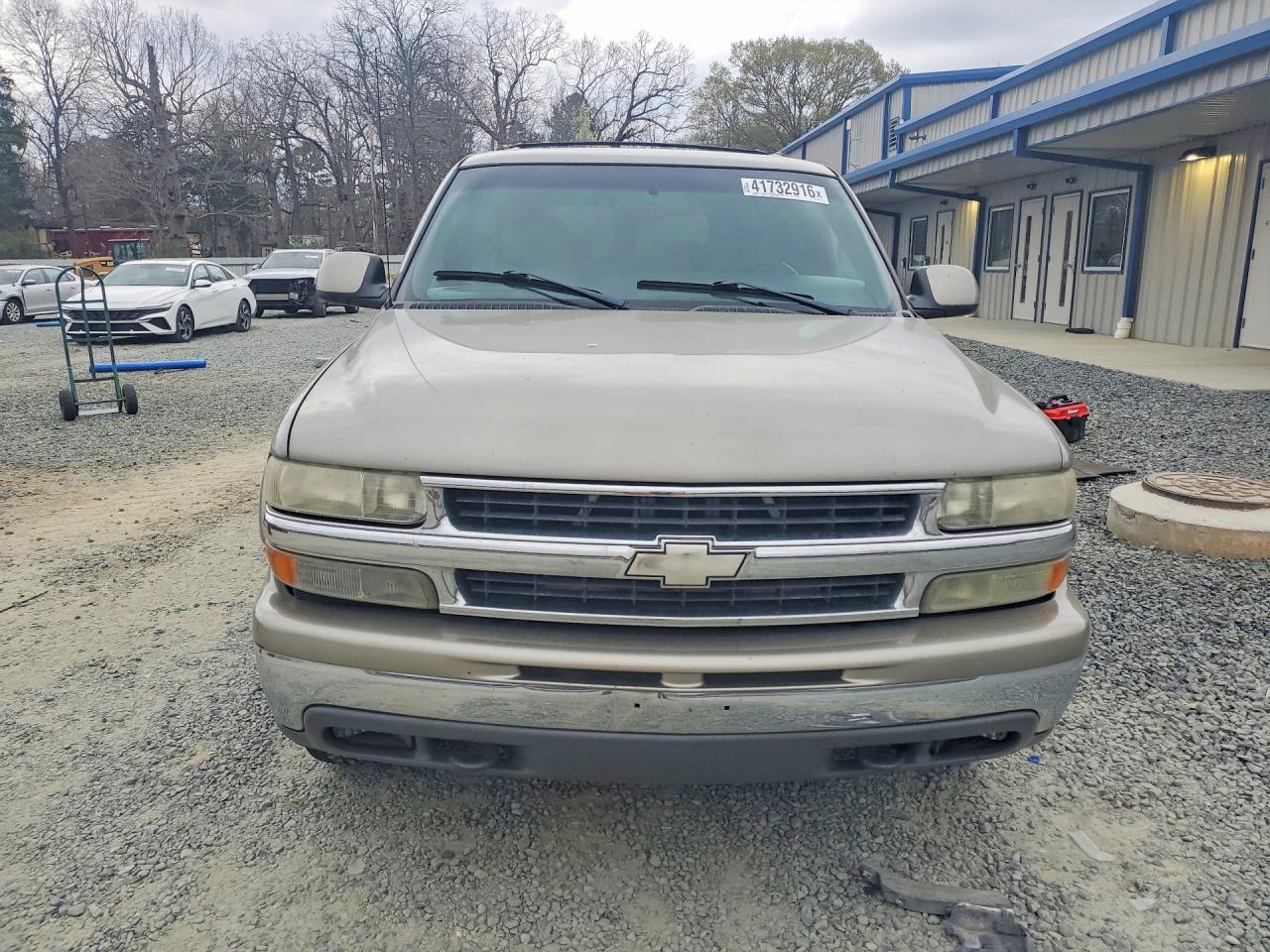 CHEVROLET SUBURBAN 2001 — 6