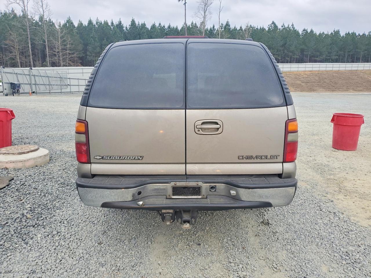 CHEVROLET SUBURBAN 2001 — 7