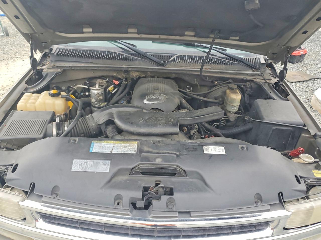 CHEVROLET SUBURBAN 2001 — 13