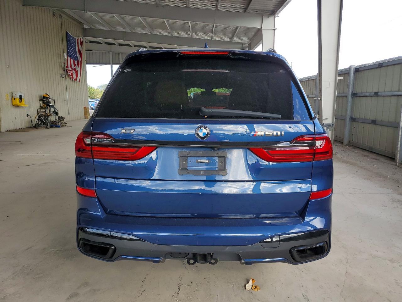 BMW X7 2022 — 7