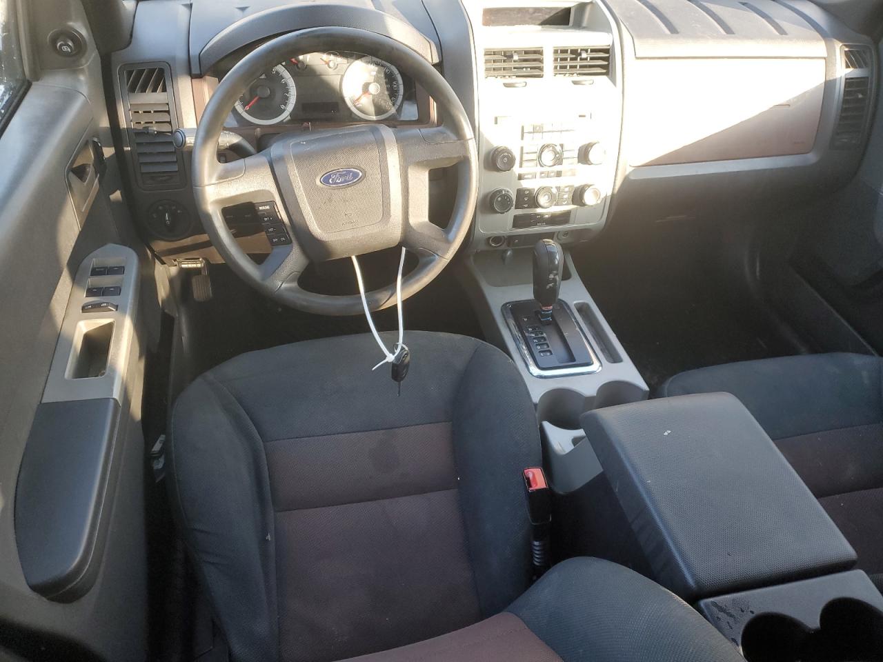 FORD ESCAPE 2008 — 9