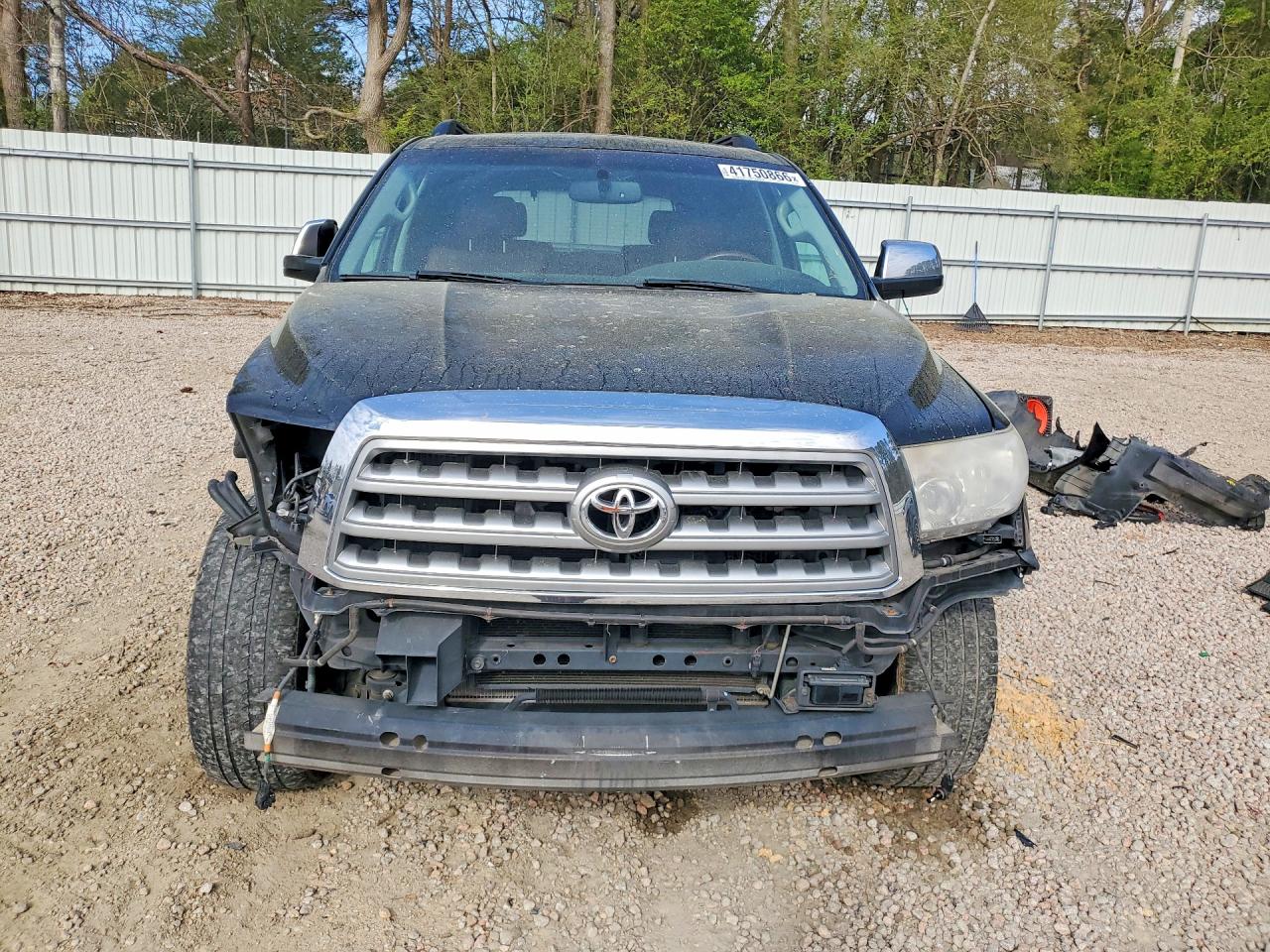 TOYOTA SEQUOIA 2010 — 6