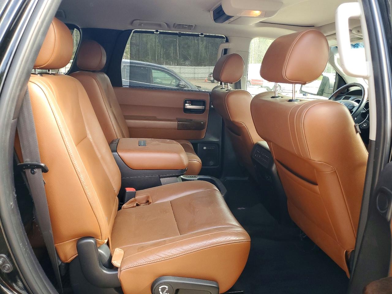 TOYOTA SEQUOIA 2010 — 12