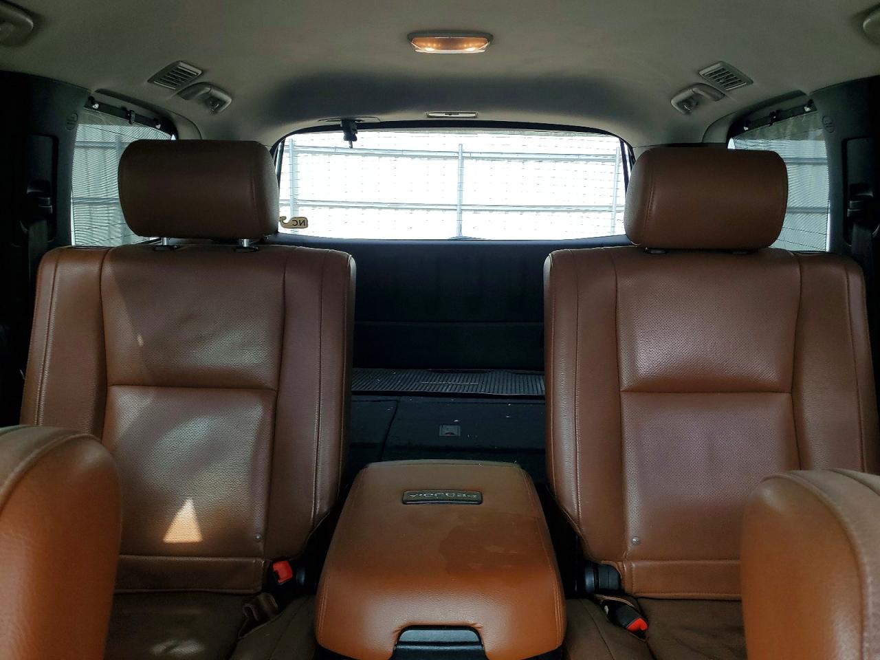 TOYOTA SEQUOIA 2010 — 11
