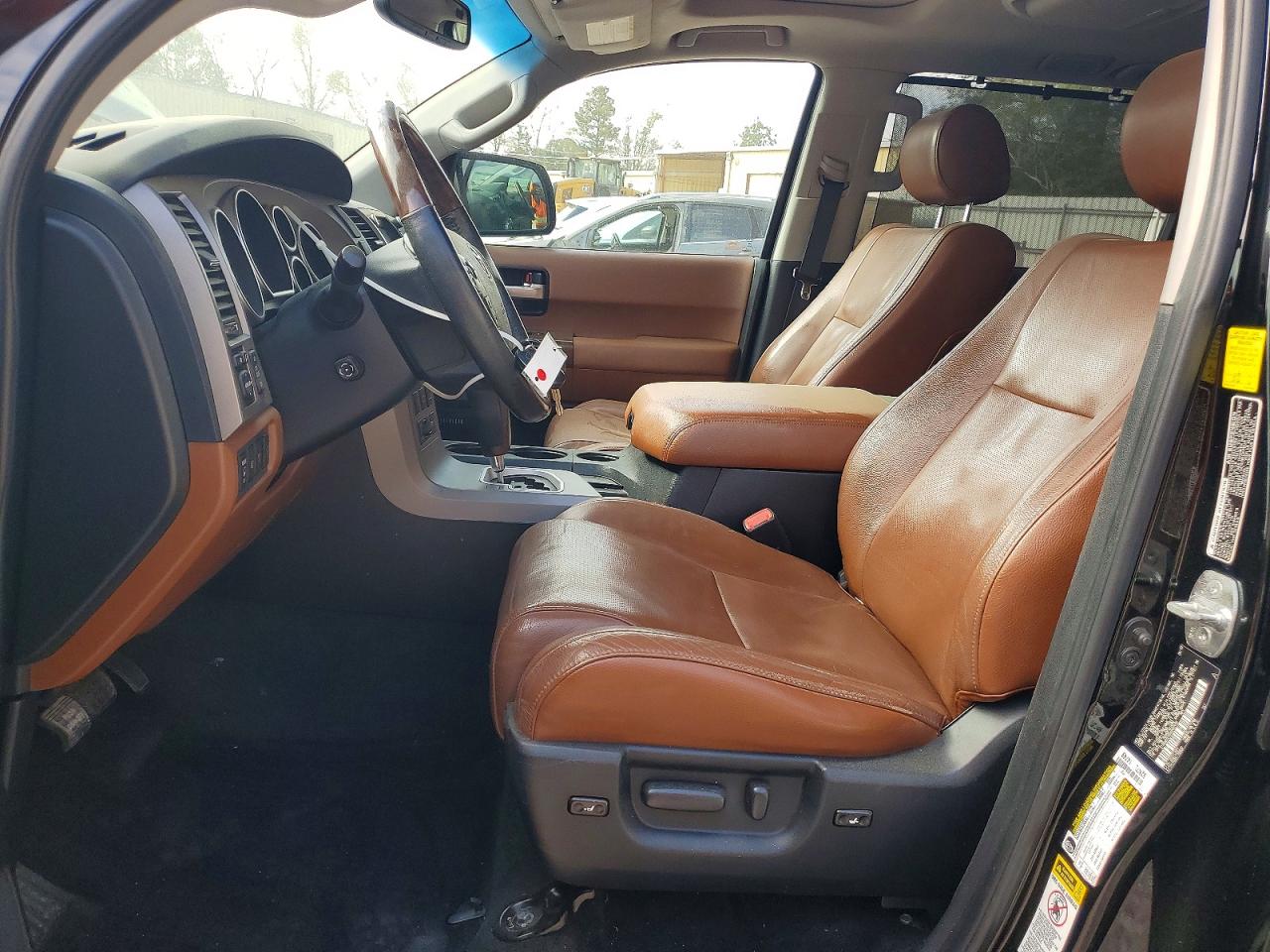 TOYOTA SEQUOIA 2010 — 8