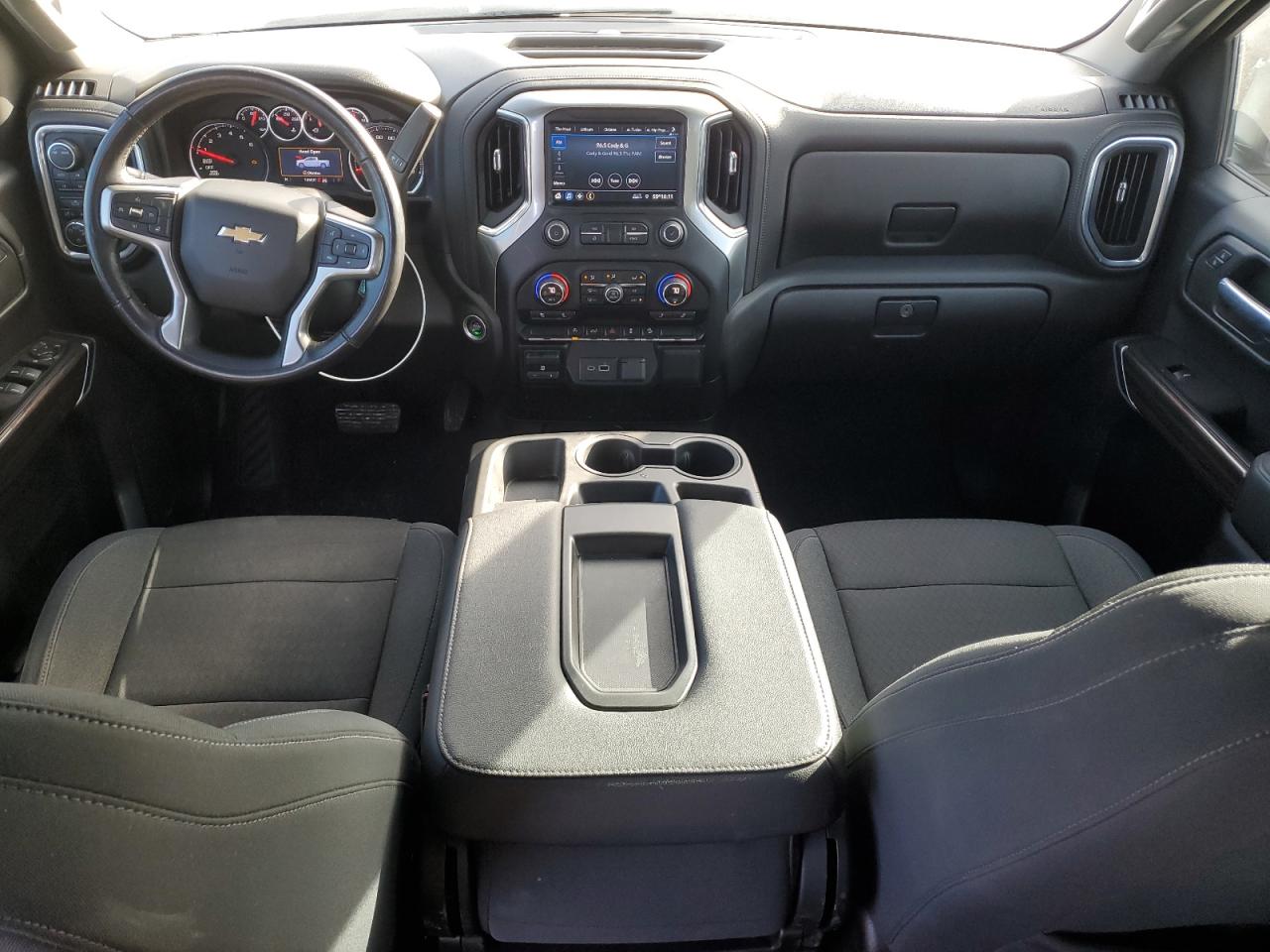 CHEVROLET SILVERADO 2021 — 9