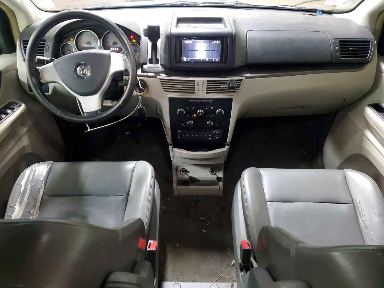 VOLKSWAGEN ROUTAN 2010 — 9