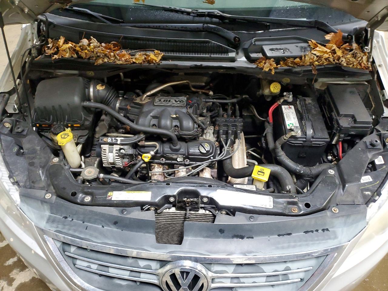 VOLKSWAGEN ROUTAN 2010 — 12