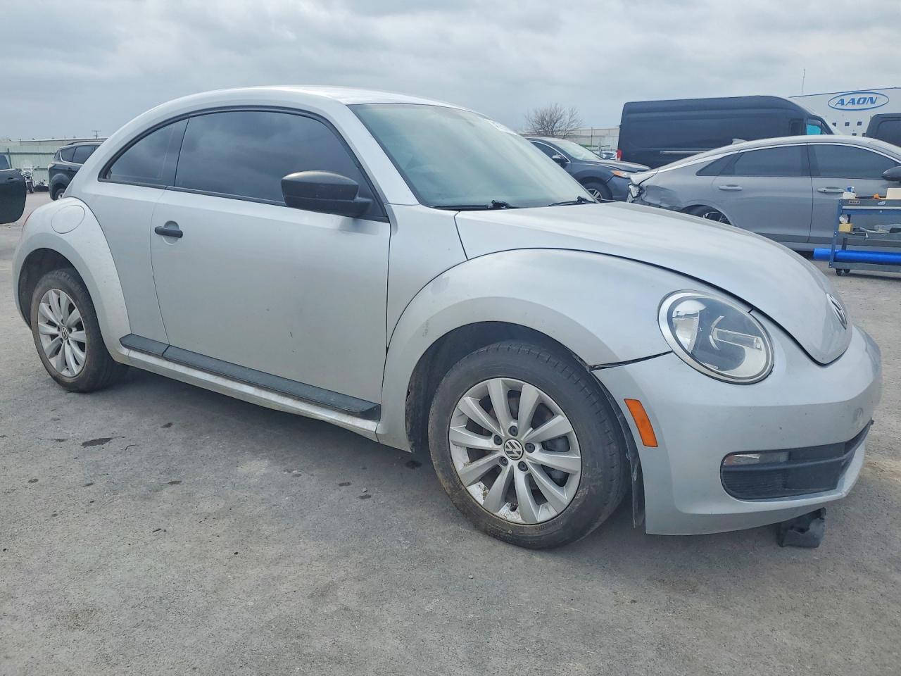 VOLKSWAGEN BEETLE 2016 — 5