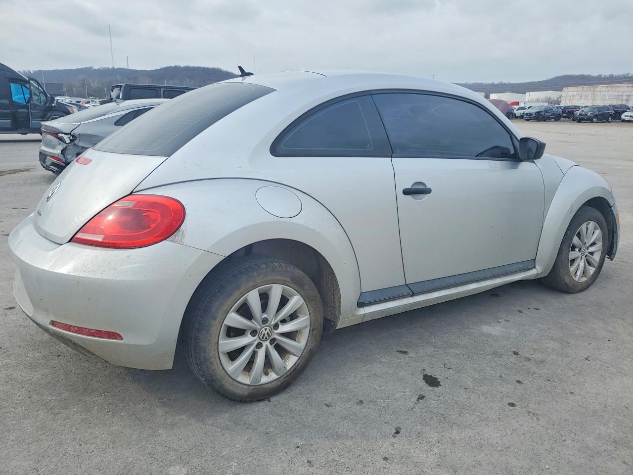 VOLKSWAGEN BEETLE 2016 — 4