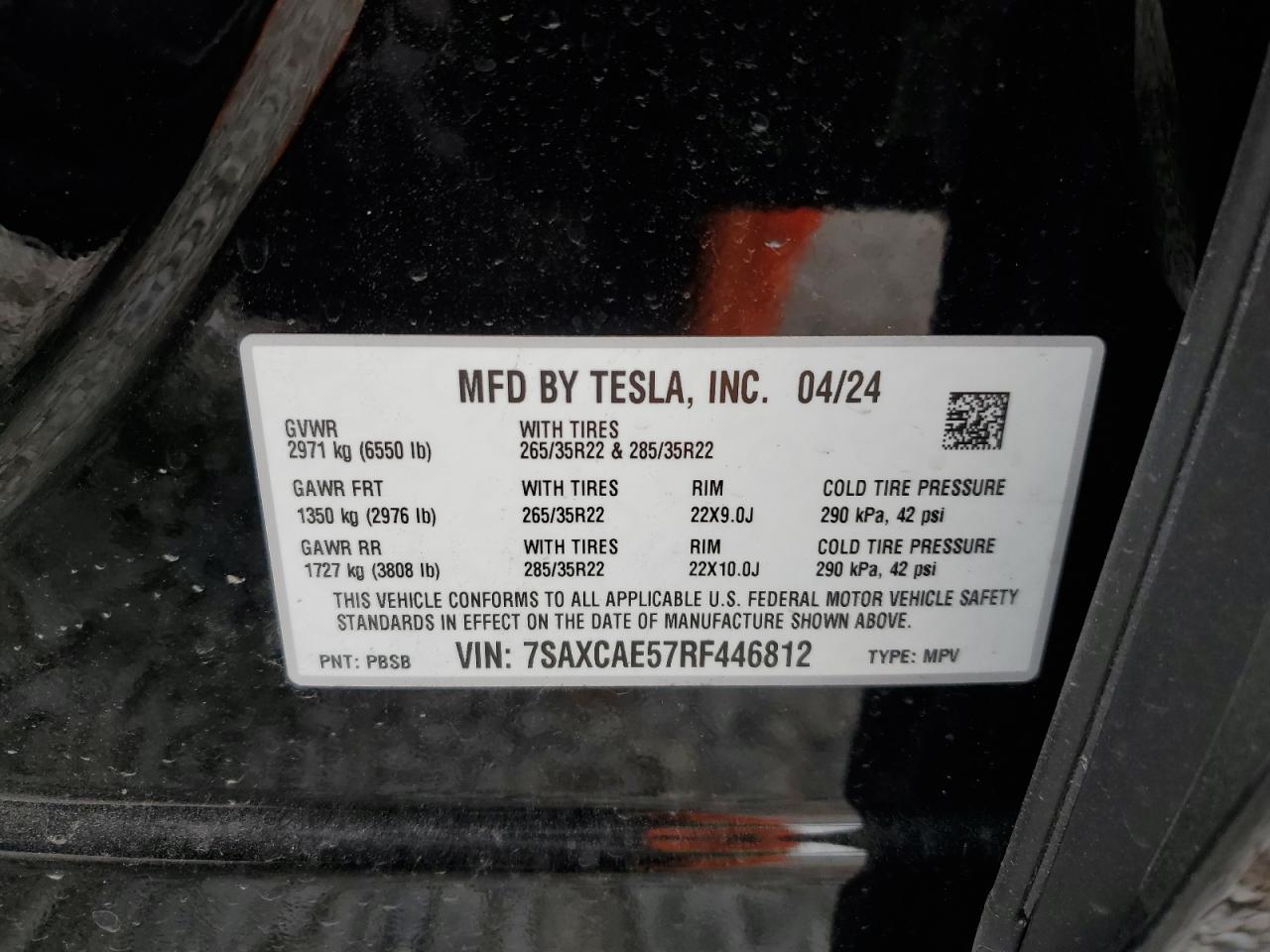 TESLA MODEL X 2024 — 14