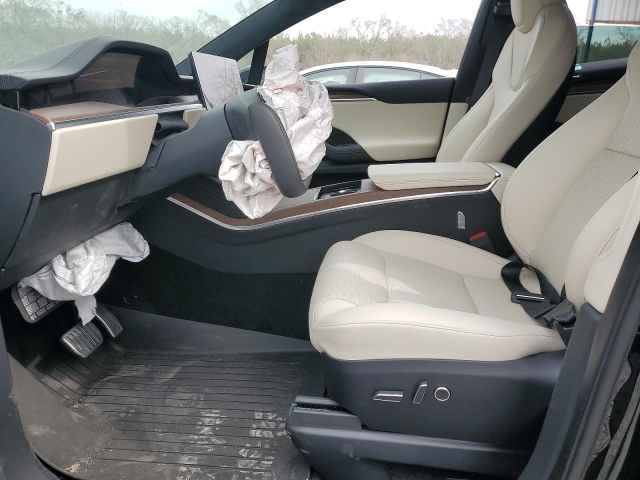 TESLA MODEL X 2024 — 8