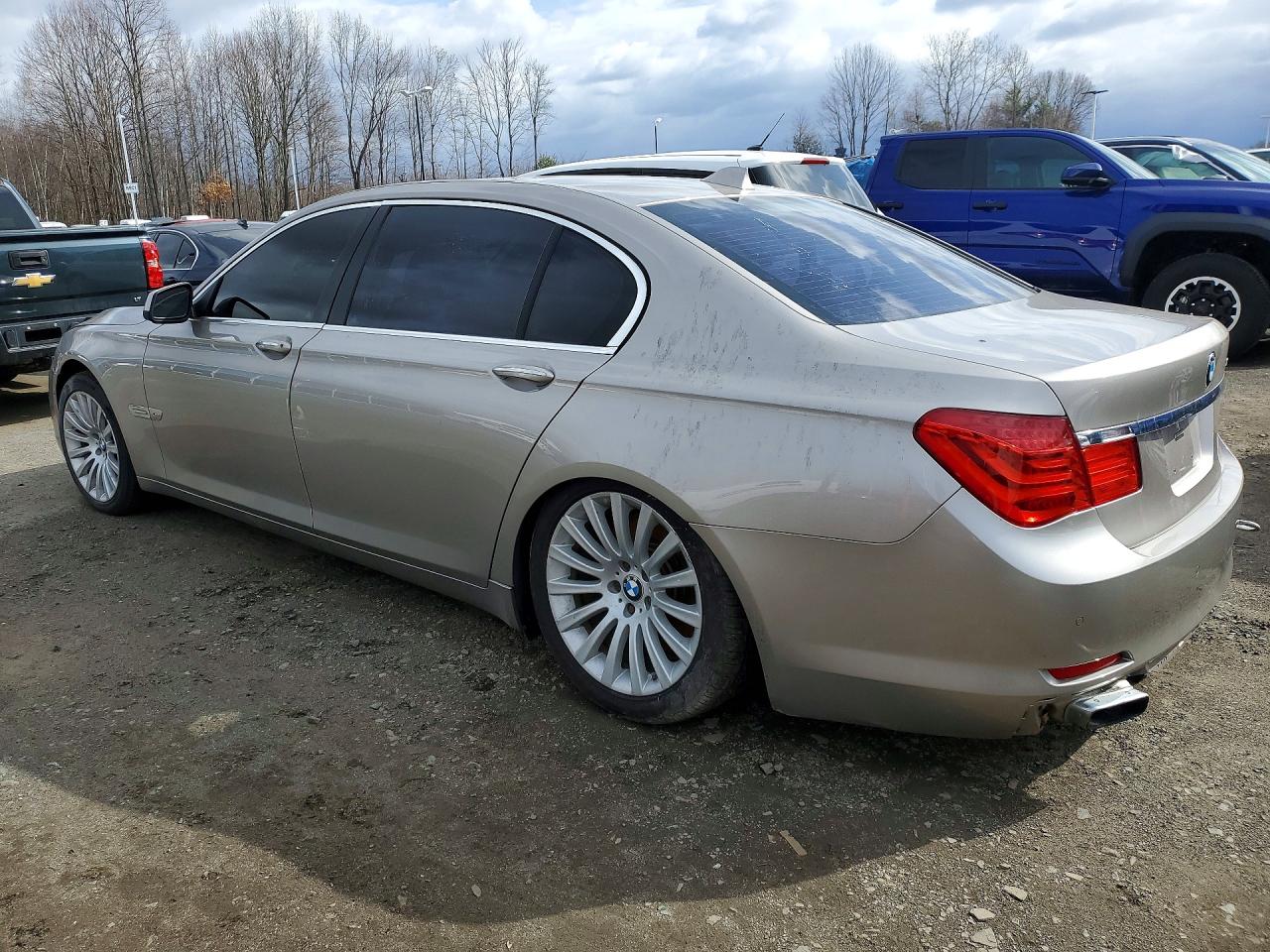 BMW 750 2010 — 3