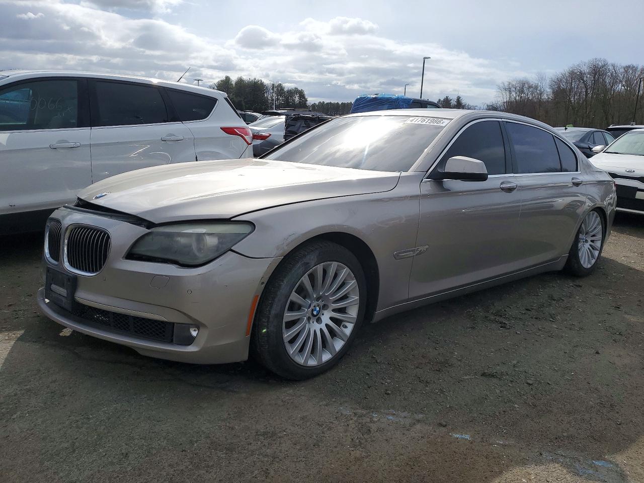 BMW 750 2010 — 2