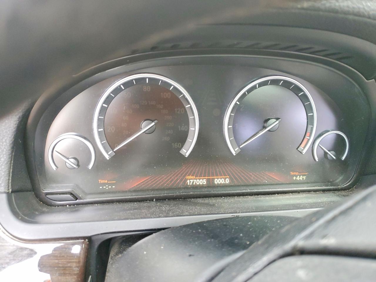 BMW 750 2010 — 10